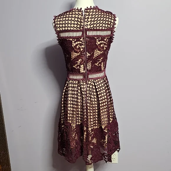LA ROPERIA Pleated Cream w/Maroon Crochet Overlay Midi Dress - Picture 3 of 10